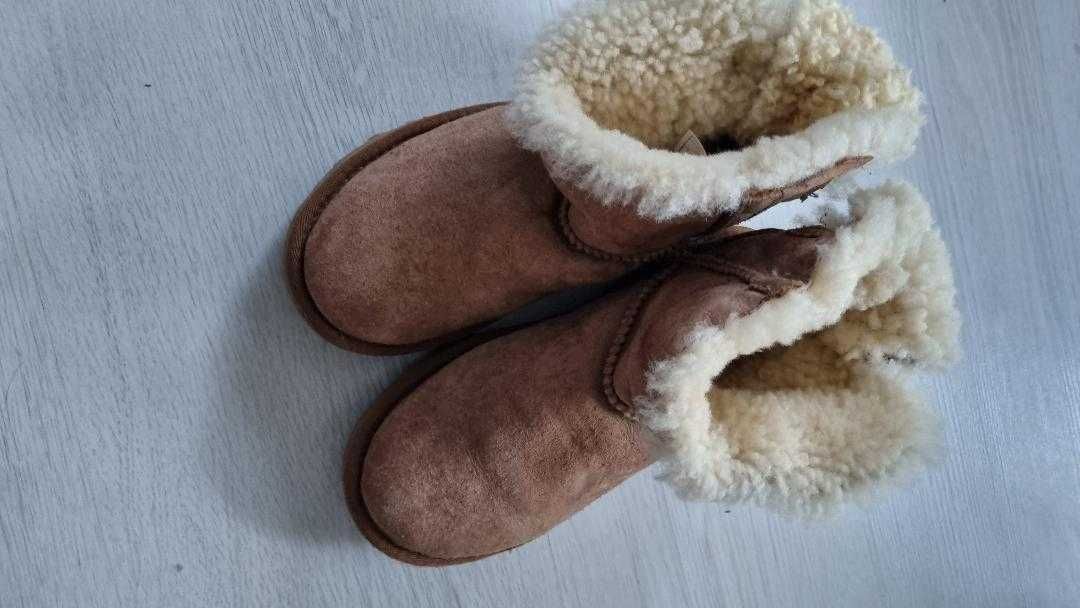 UGG Bow mini marimea 35