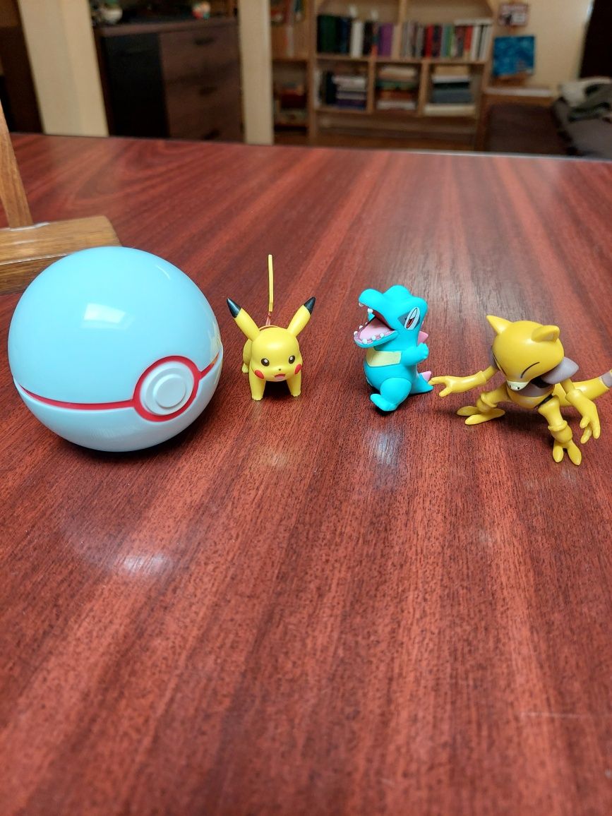 Figurine pokemon originale + monede pokemon