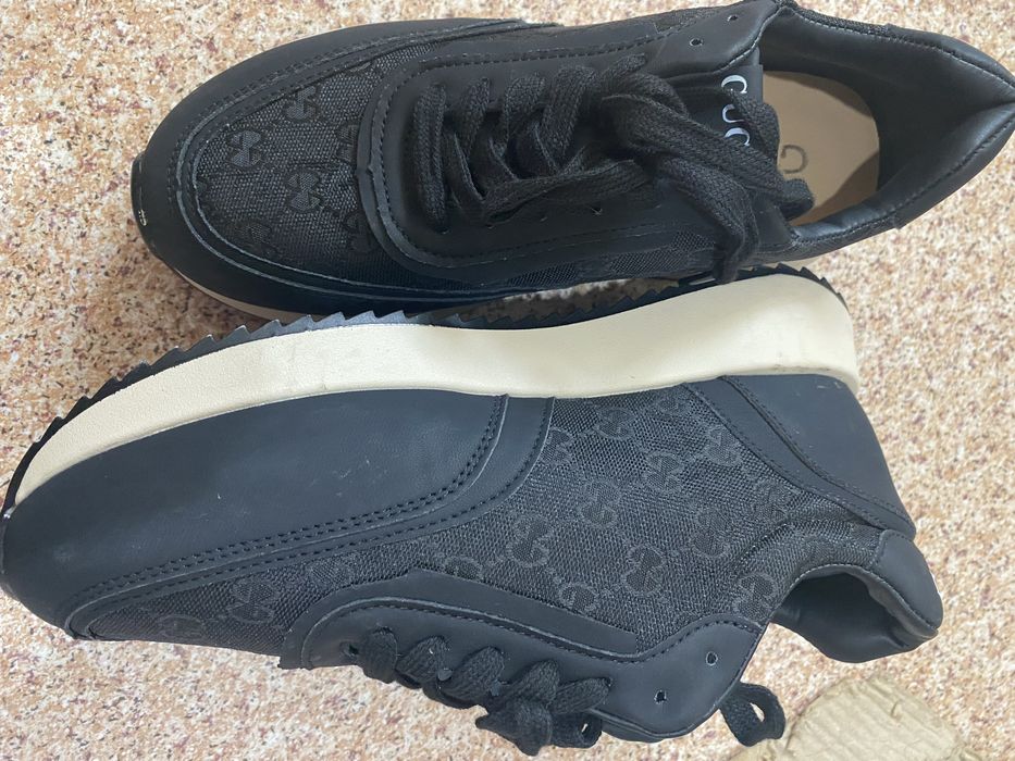 Безторг . Кроссовки  женские  новые  продам .