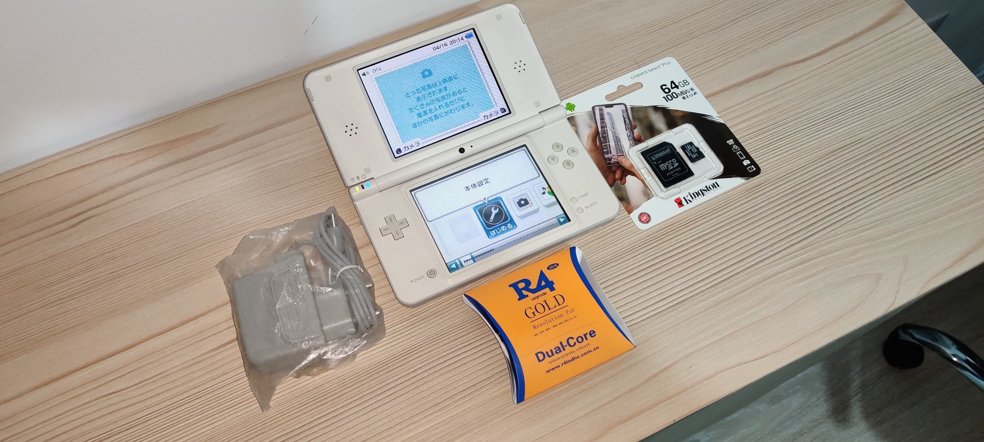 Consola Nintendo Dsi XL + Card Modare 64 GB + Jocuri