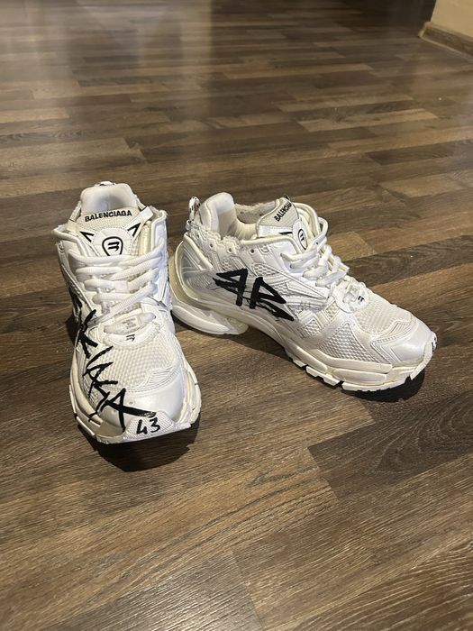 Balenciaga runners