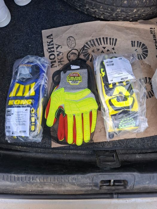 Продается перчатки противоударные