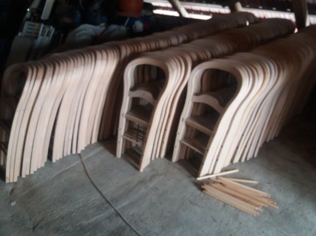 Spatare scaune noi lemn masiv 380 buc (pt ansamble tamplarie)
