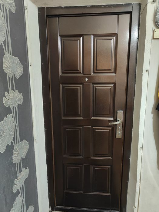 Входная дверь б/у