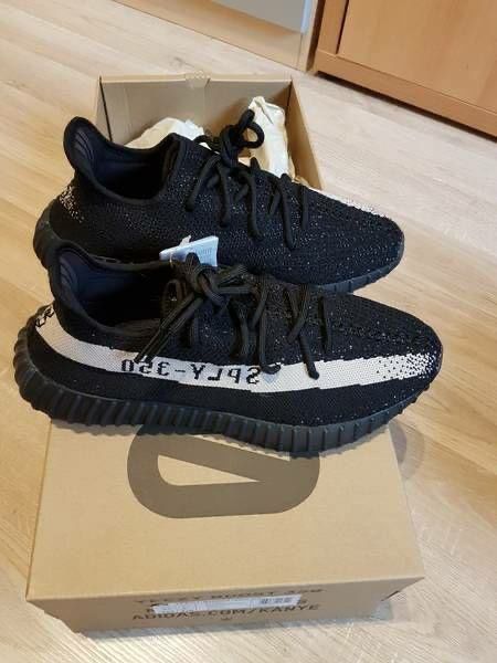 Кроссовки Adidas Yeezy boost 350v2