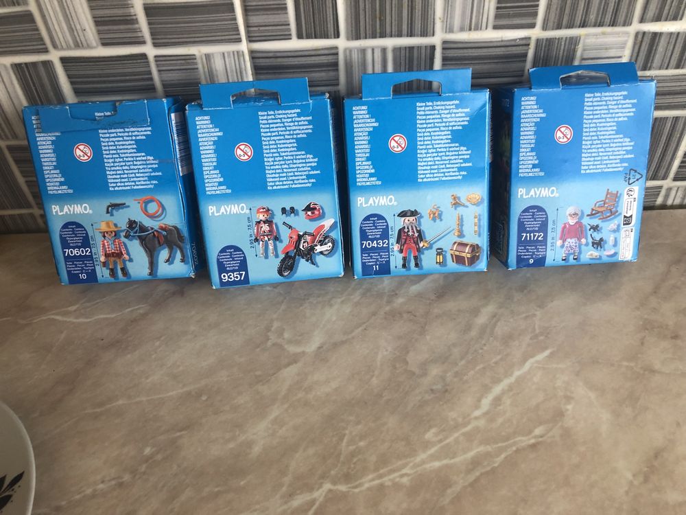 VAnd  trei seturi diferite jucari  plus calut Playmobil