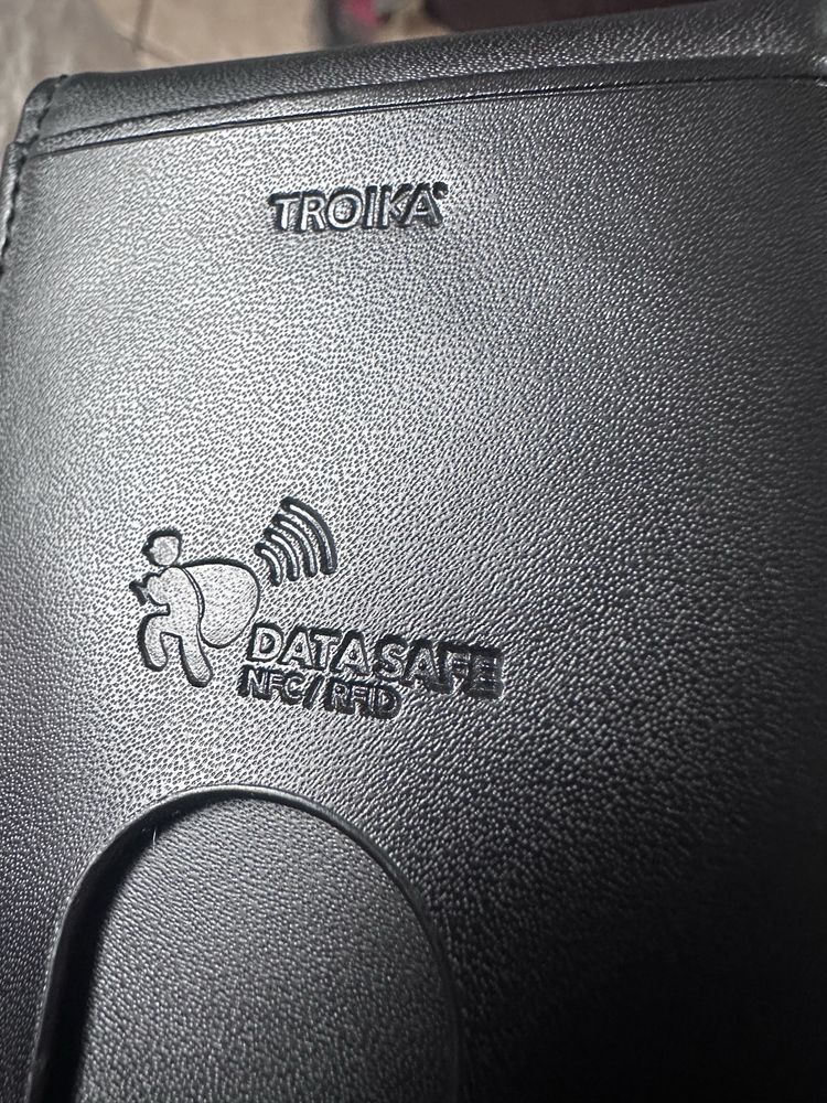 Тънко портмоне TROIKA с RFID защита  и щипка за пари