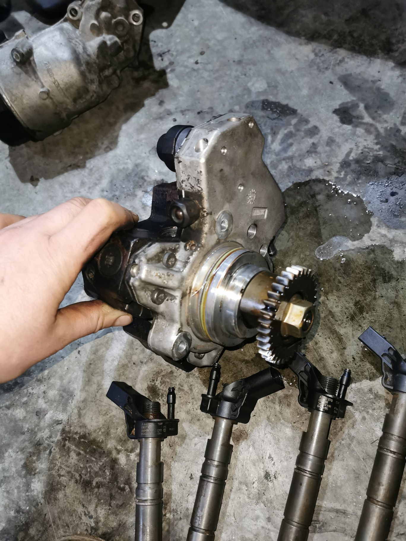 Injector injectoare pompa rampa 3.0 cdi euro 4 Mercedes vito Viano