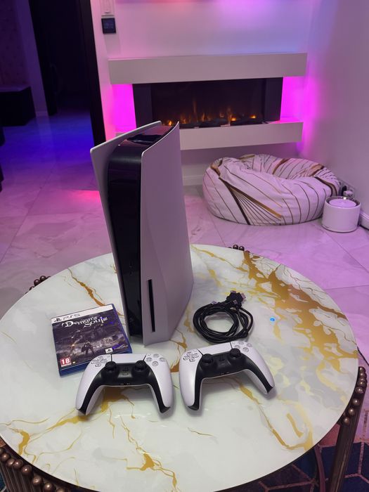 Consola PS5 disk edition + manete si cabluri -HDMI/alimentare/manete