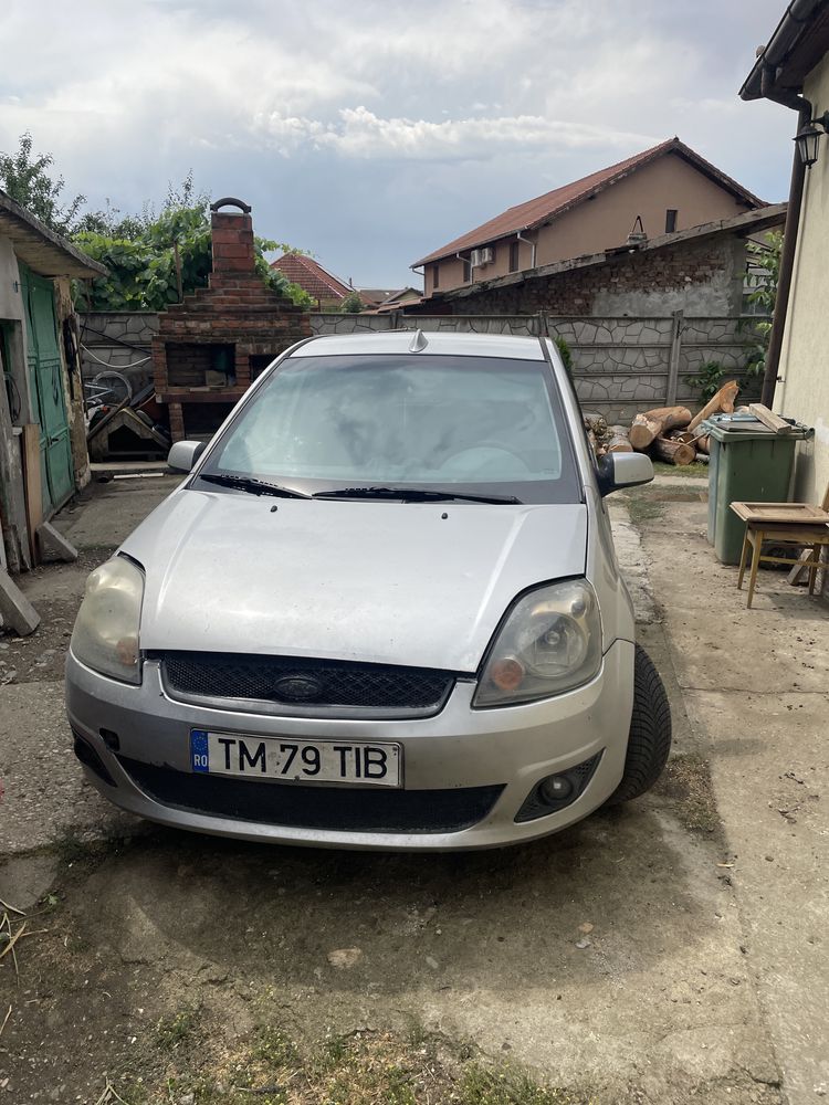 Ford fiesta 2008 motor sticat