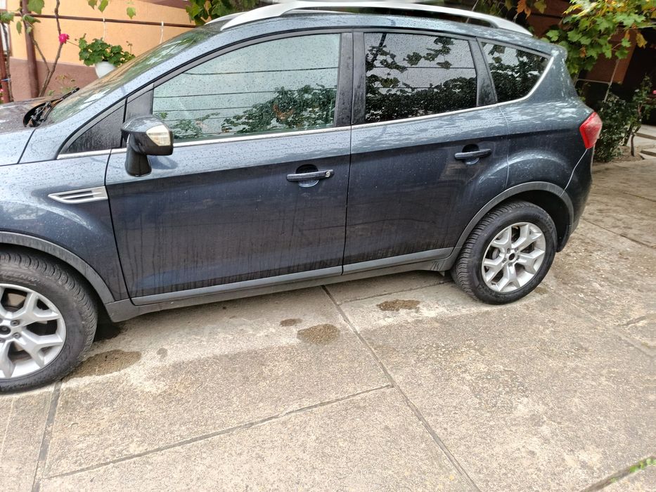 Vând Ford kuga 2010