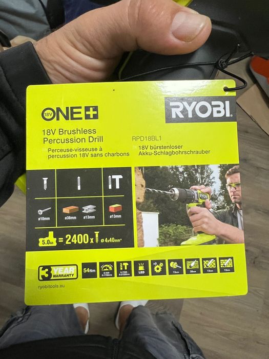 Masina de găurit si insurubat cu percutie RYOBI