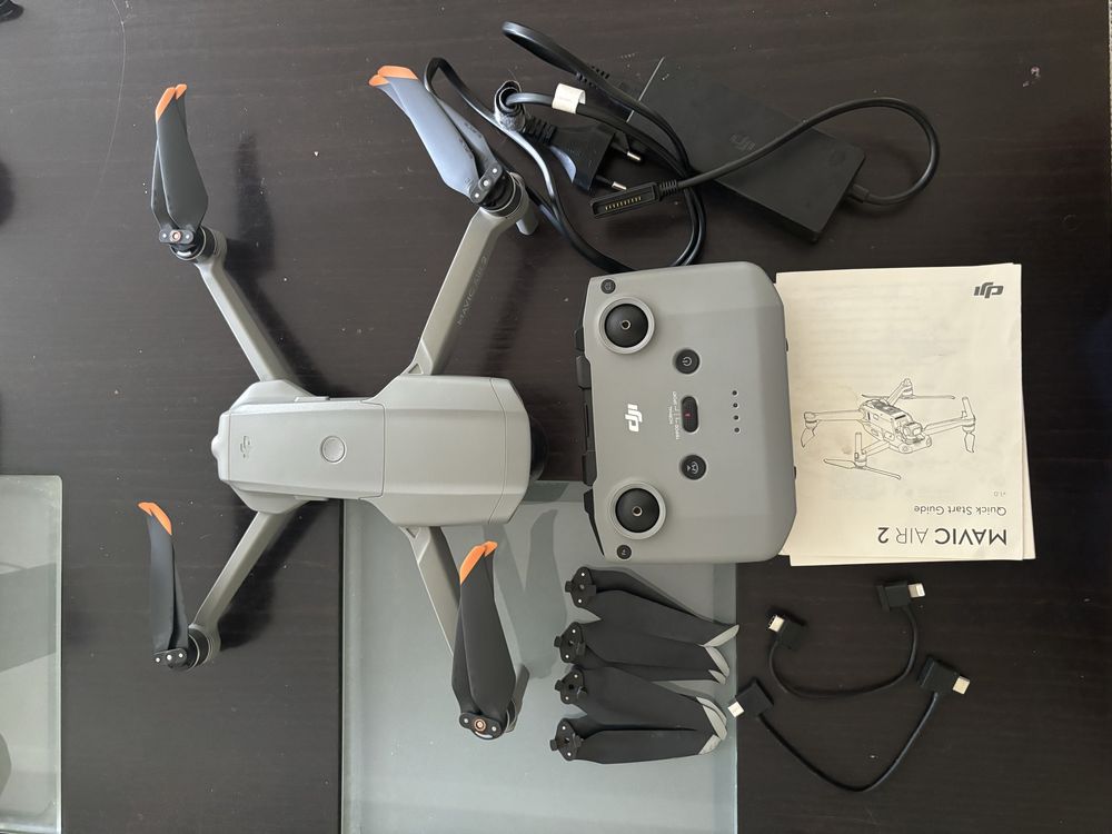 Продавам дрон DJI Mavic Air 2