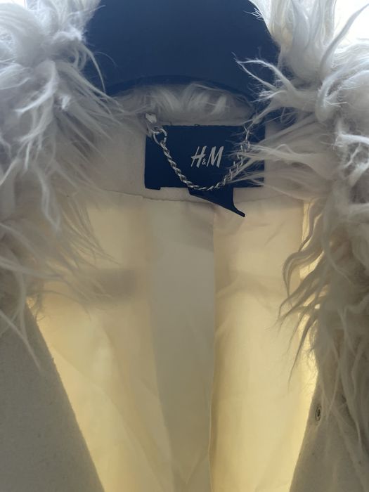 Palton cu blanița  H&M ideal pentru sezonul rece