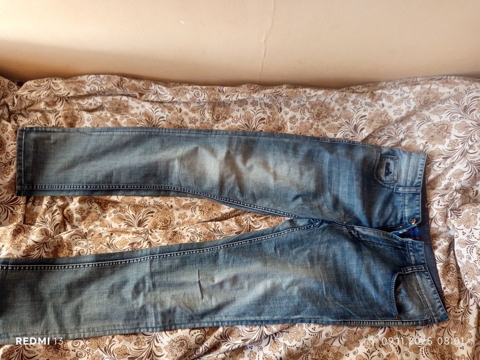 Джинсыи сатылады