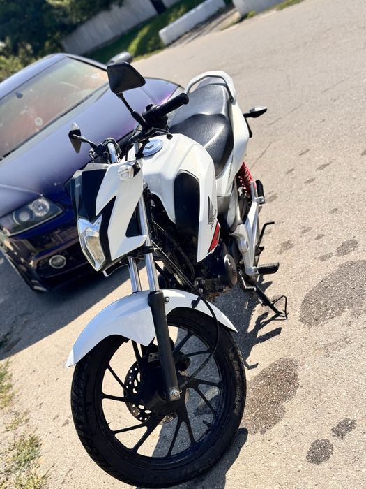Perfect pentru A1! Honda cbf 125 white edition5100 km!! 2015