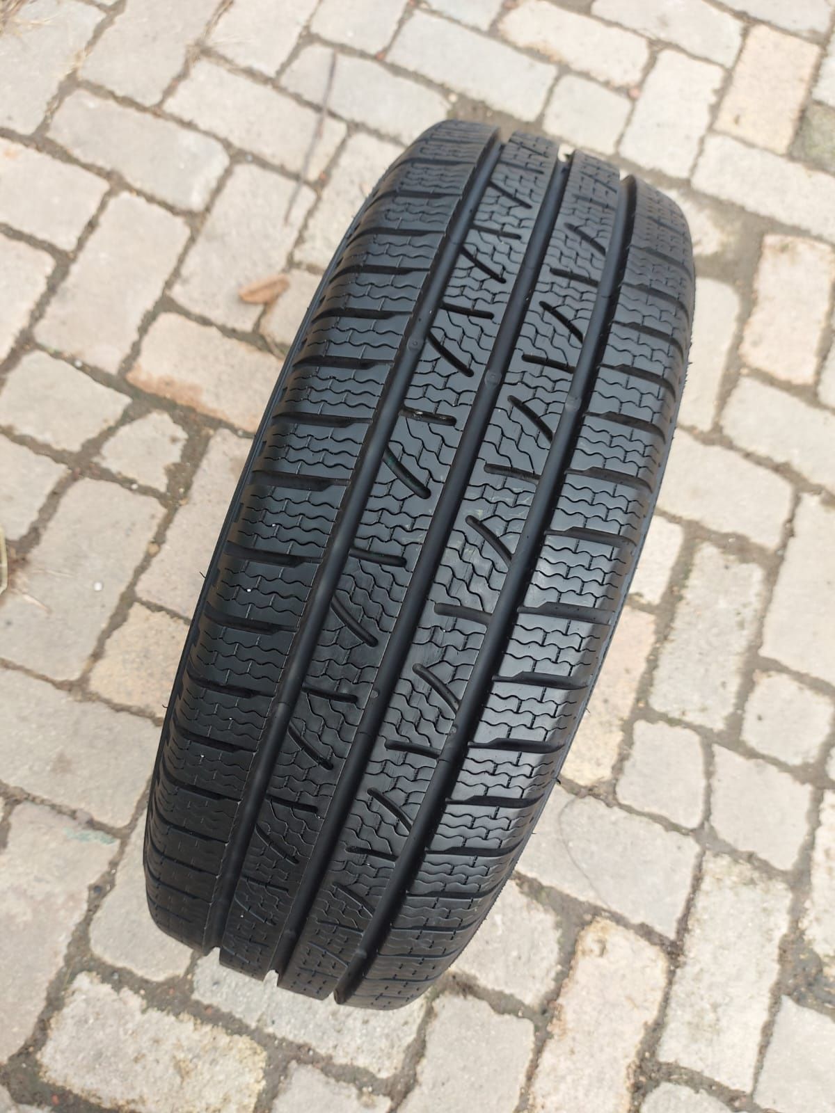 O bucată 215/65 R16C M+S iarnă - una Continental Michelin Pirelli