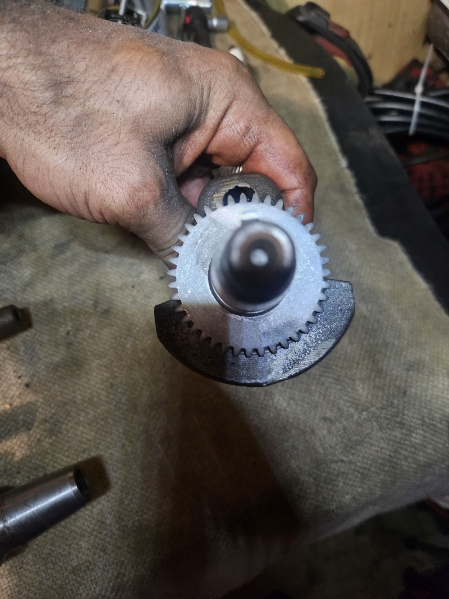 Vânzare piese de generator și alte componente