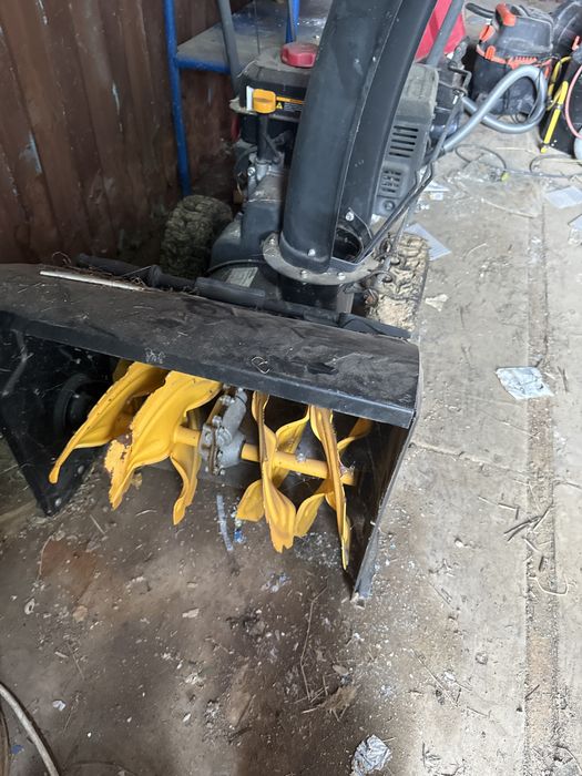 Nou! Ultilaj pentru indepartat zapada