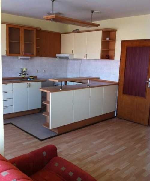 Тристаен имот в Център - НДК