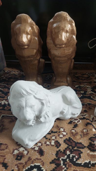 Capace stalpi și decorațiuni