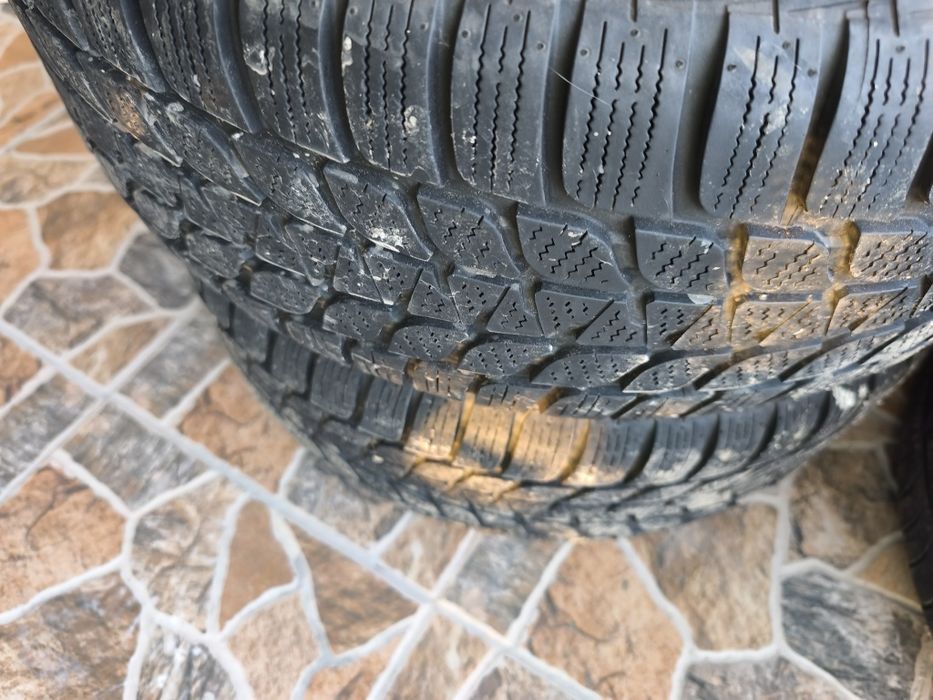 Roti de vânzare pe 16