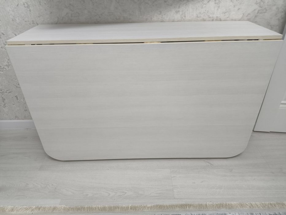 Стол книжка на металлических ножках