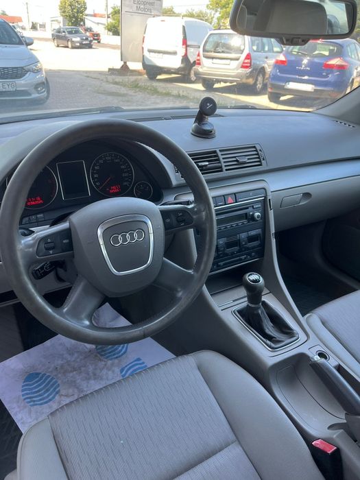 Vând audi a4 b7  2.0 tdi