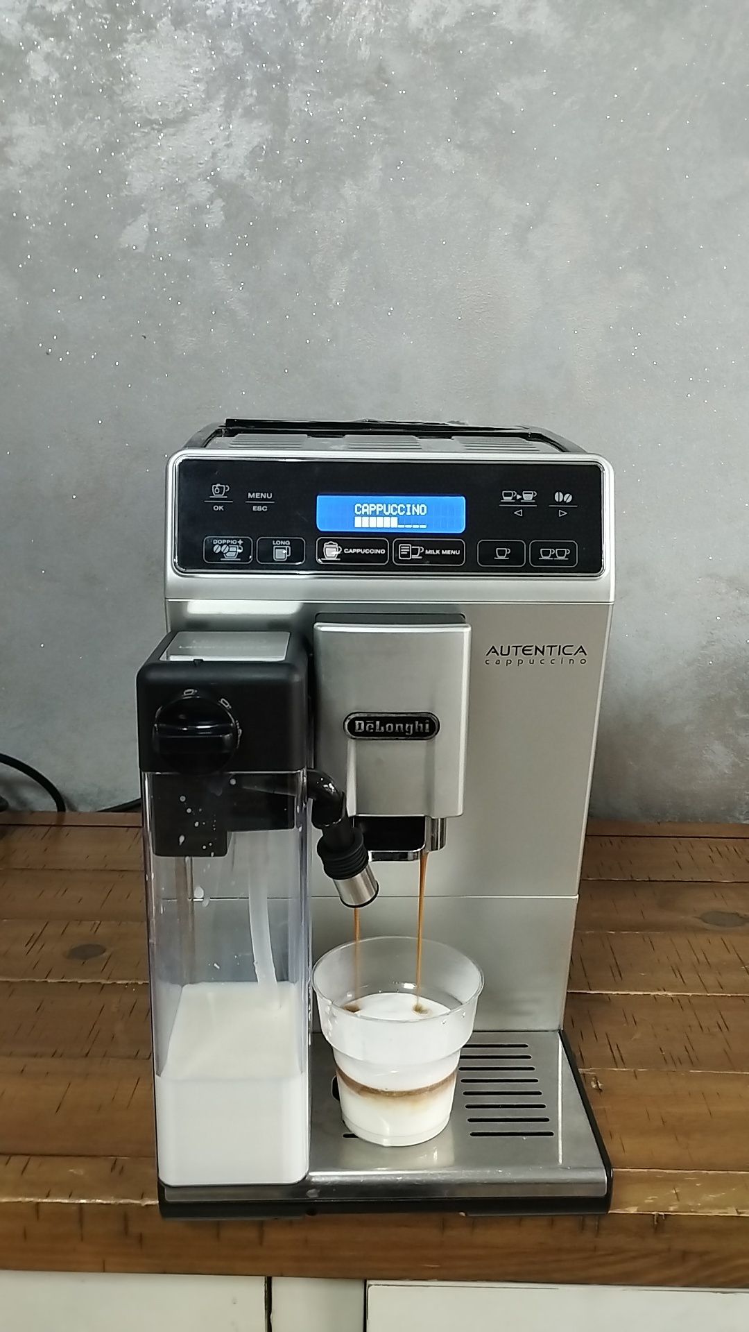 Espressor expresor cafea DeLonghi Autentica Cappuccino/transport gratu