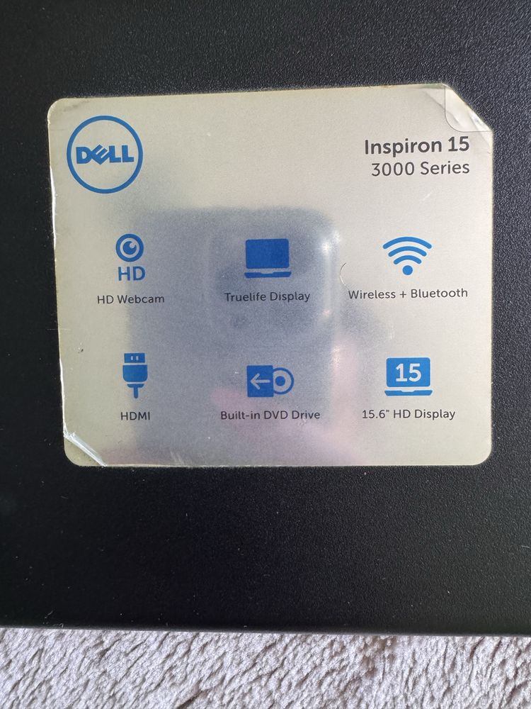Лаптоп Dell Inspiron 15 series 3000
