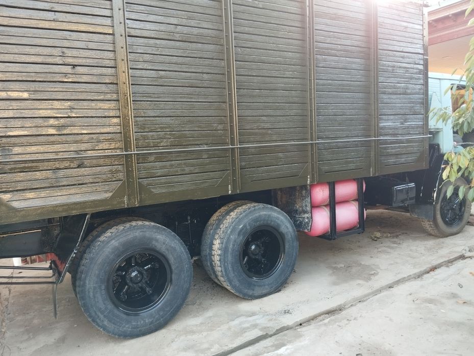 Kamaz sotiladi 8500$
