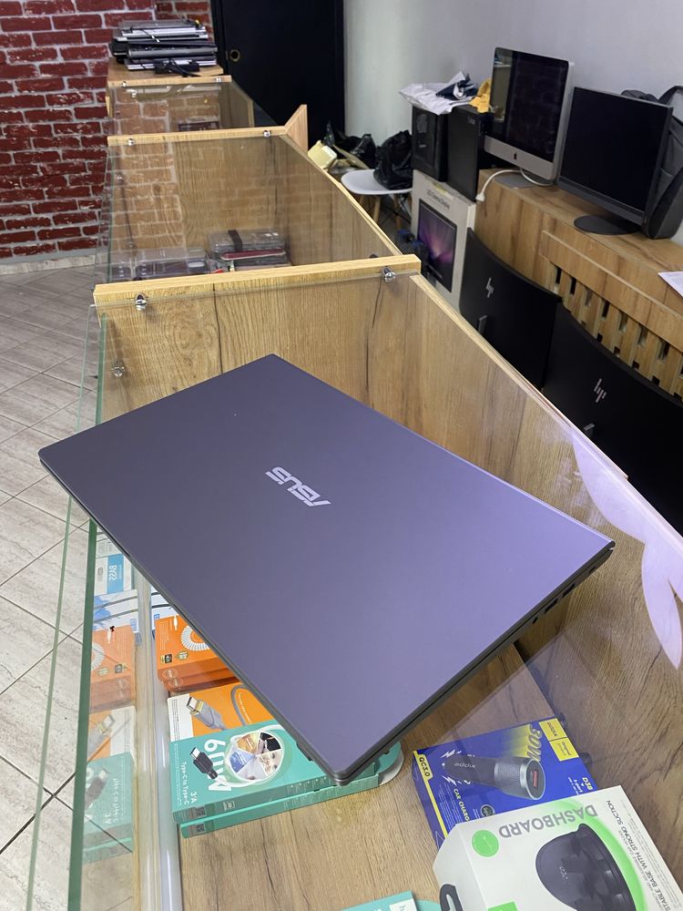 Ноутбук Asus Vivobook•Core i3-10•8GB ОЗУ•256GB SSD