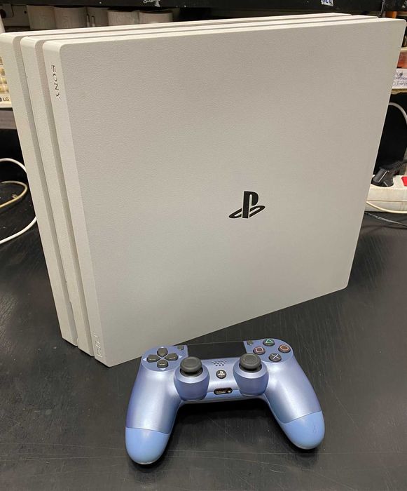 Hope Amanet P3 Playstation 4 PRO / 1 TB