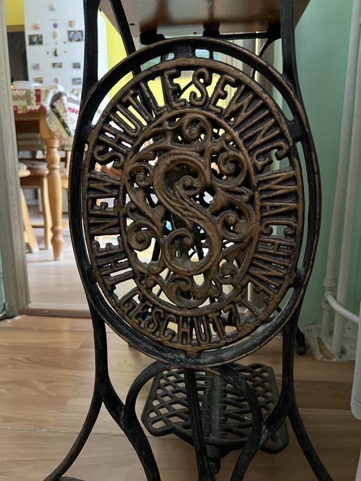 Vind Mașină de cusut Sunger.