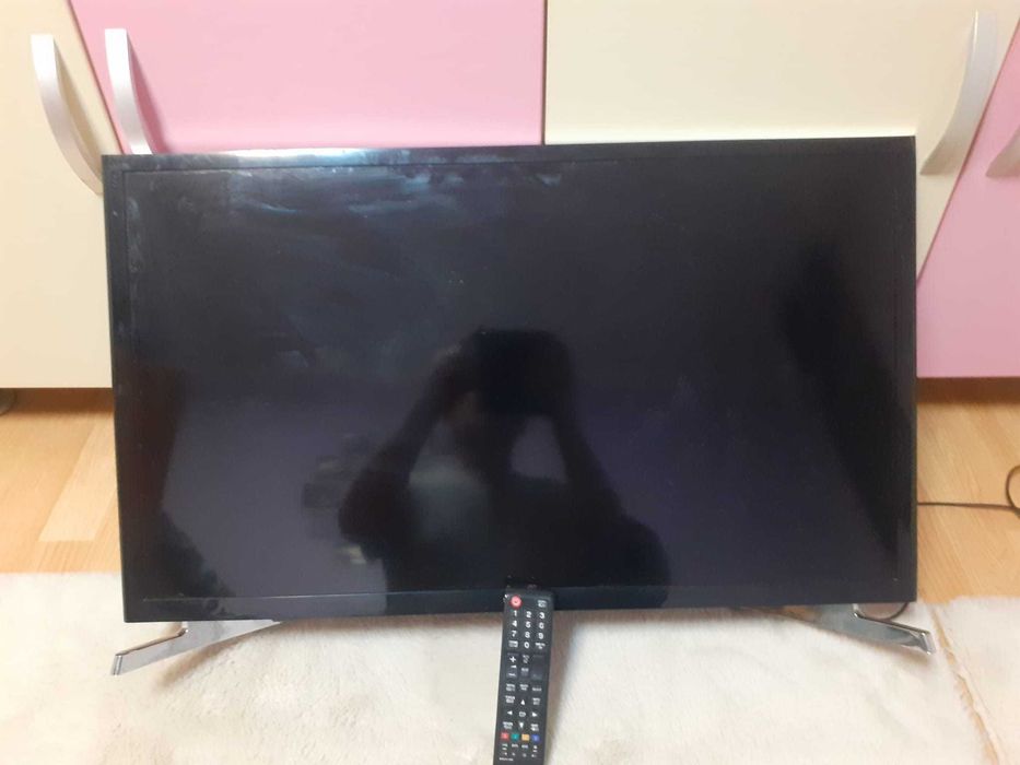 Tv Samsung UE32J4500AW defect.