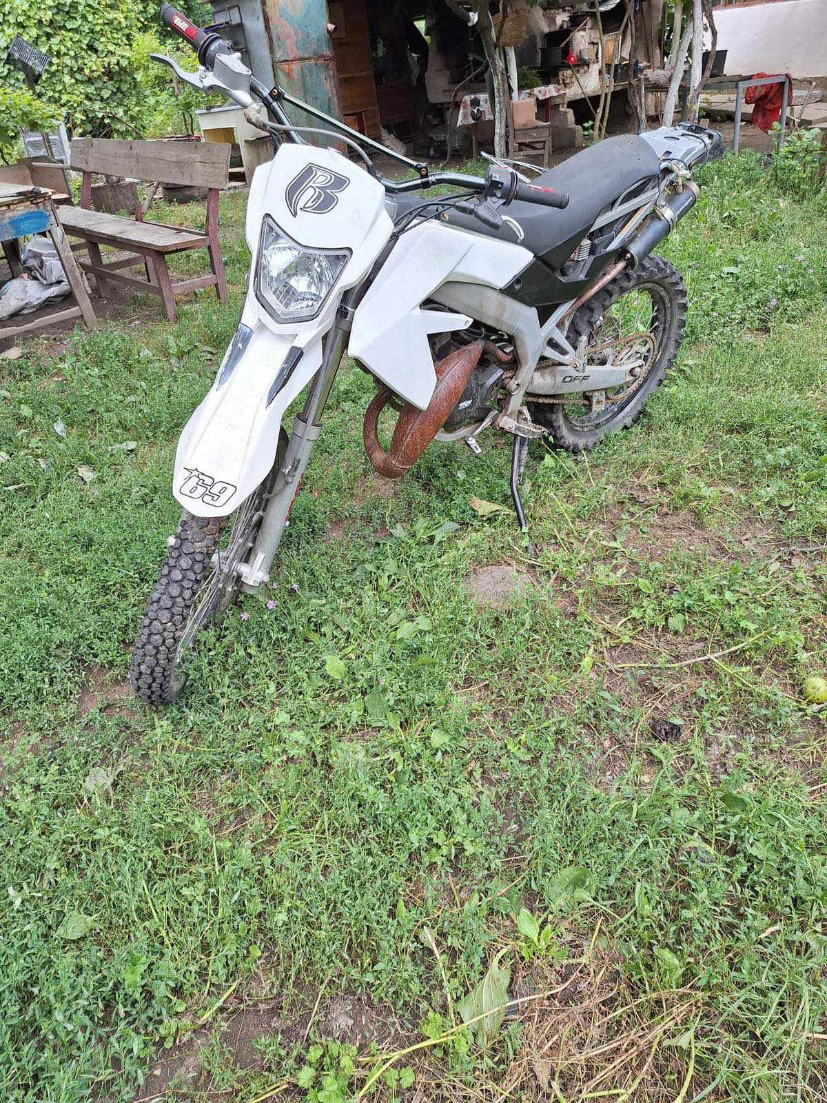 Vnd cross 50cc în 2t pahar valve