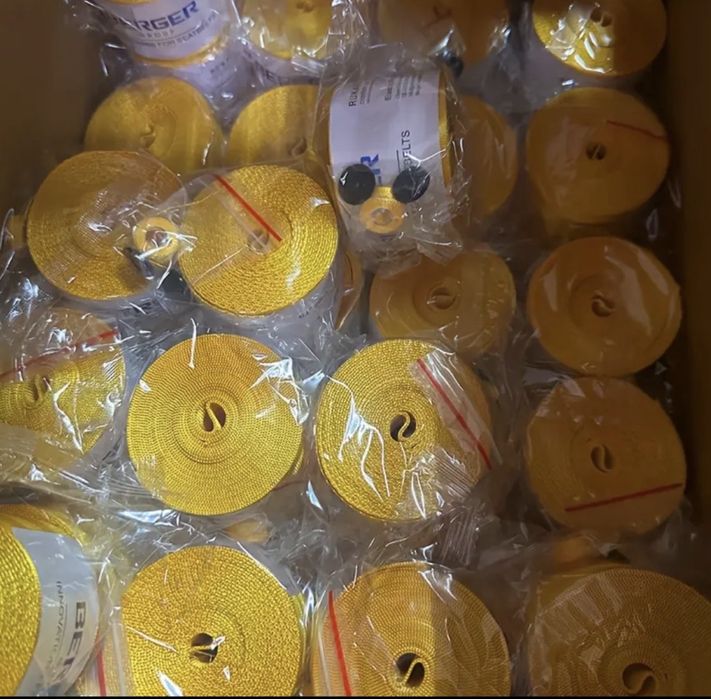 Цветни колани за кола