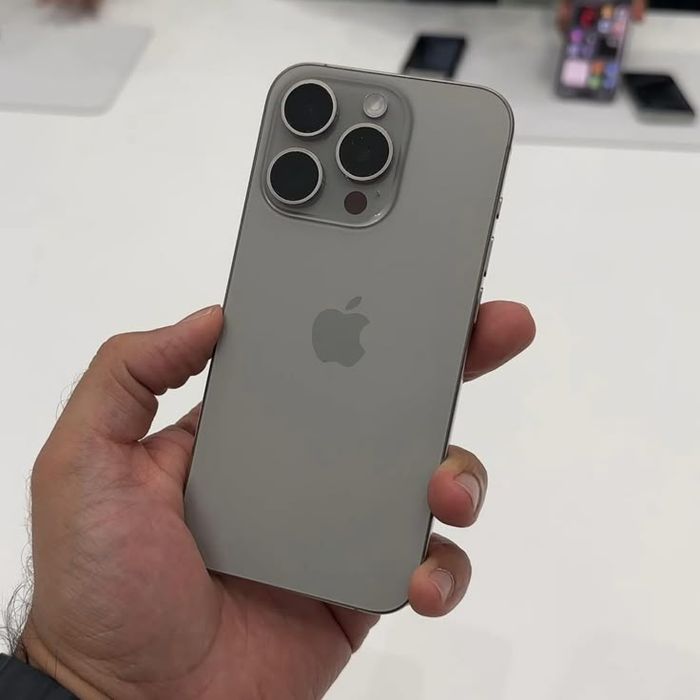 Продам айфон 15 про