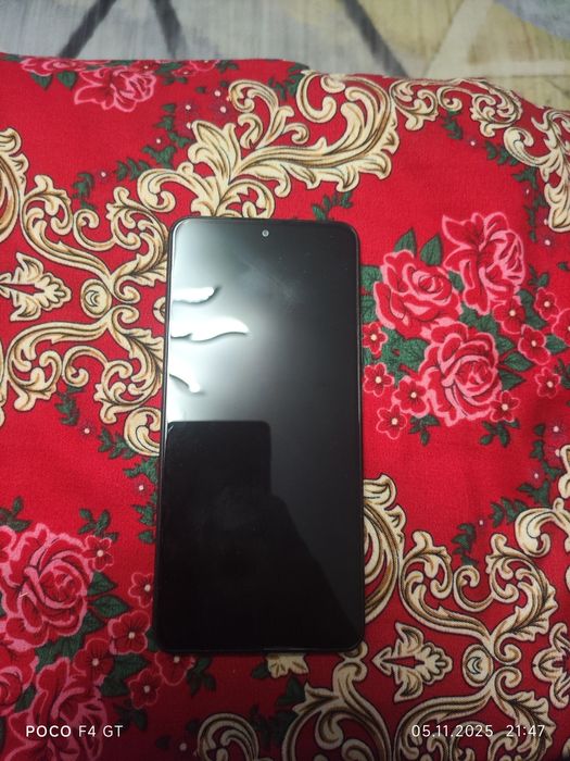 Продаю телефон POCO F3