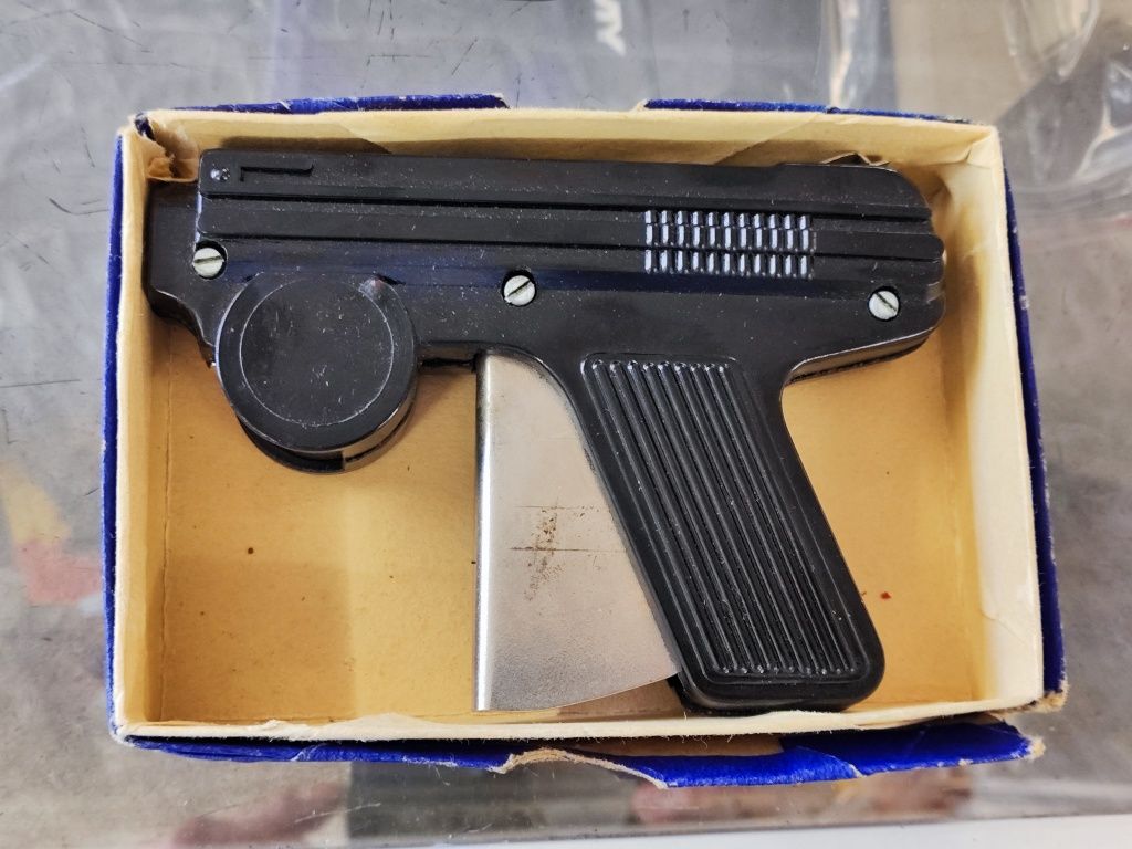 Ламаринена играчка детски пистолет