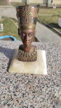 Bust Nefertiti mic