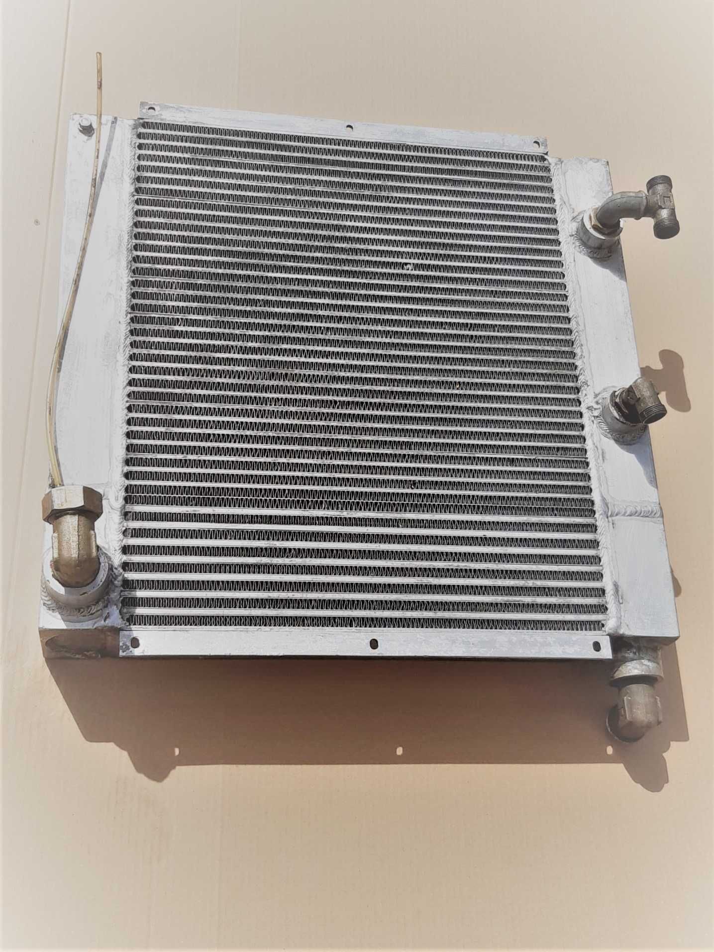 Radiator racire apa universal presiune 12 bari