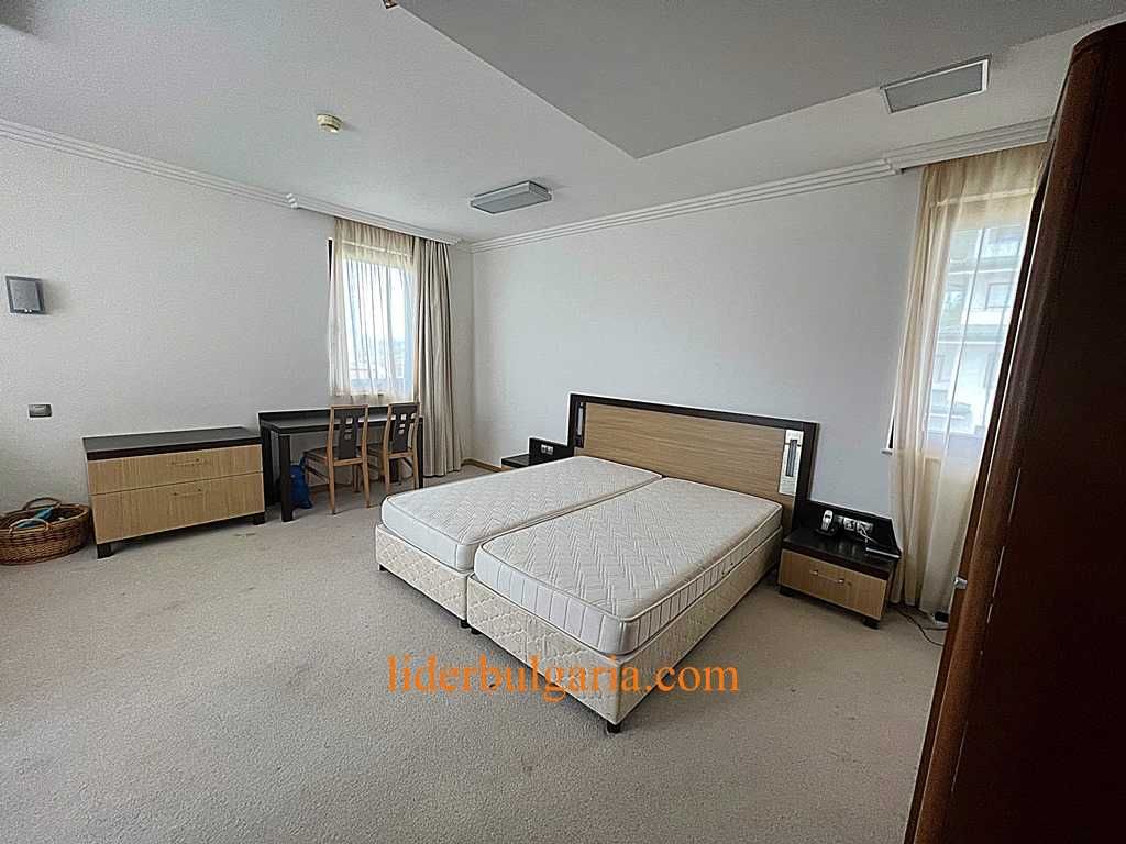 Апартамент с 3 спални с панорамна гледка към морето в Емералд