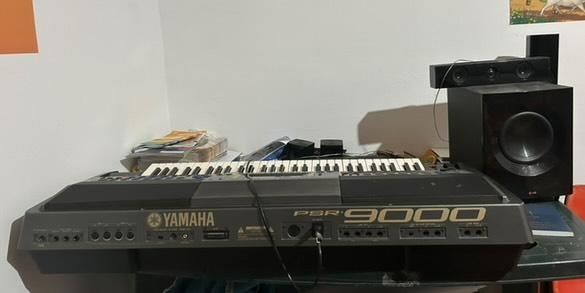 Vând orgă Yamaha 9000