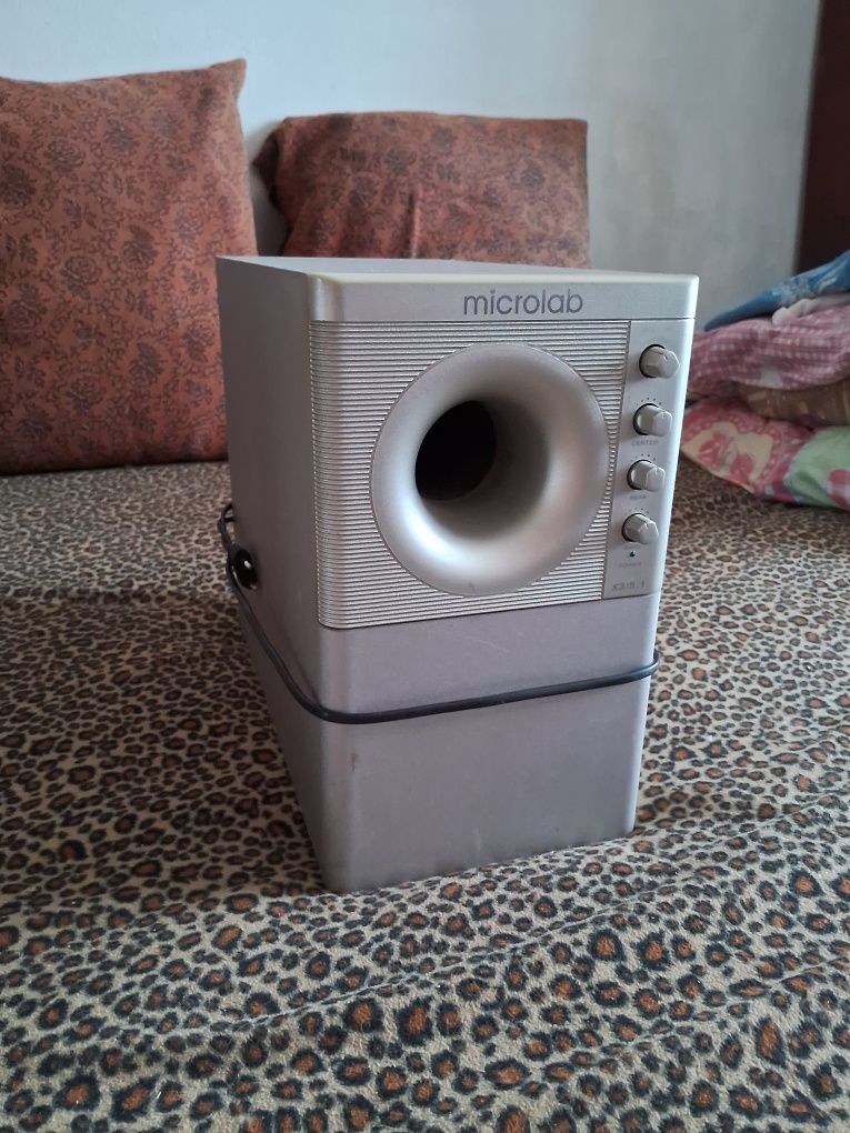 Сабвуфер microlab x3 (читайте описание)