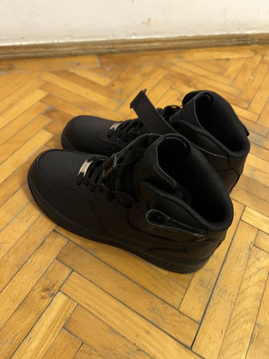 Air Force 1 Mid Triple Black