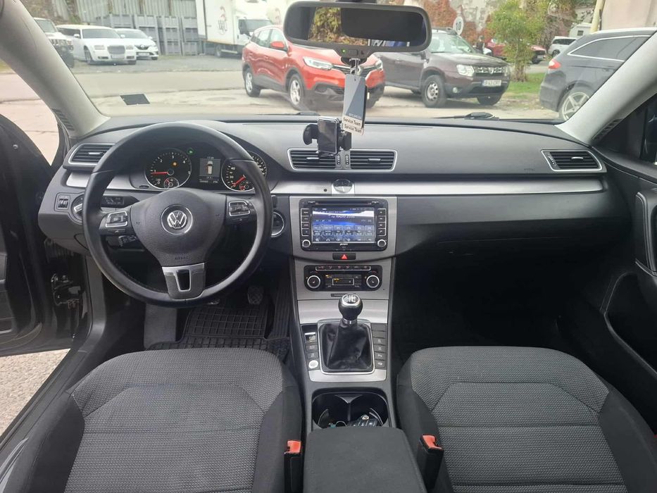 Vw Passat B7 / 2011 / 2.0 TDI / Panoramic/ Navi / Jante