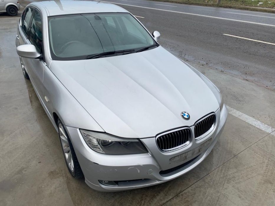 Dezmembrez bmw e90 330 facelift/bmw 330d/e90 facelift/bara fata/capota