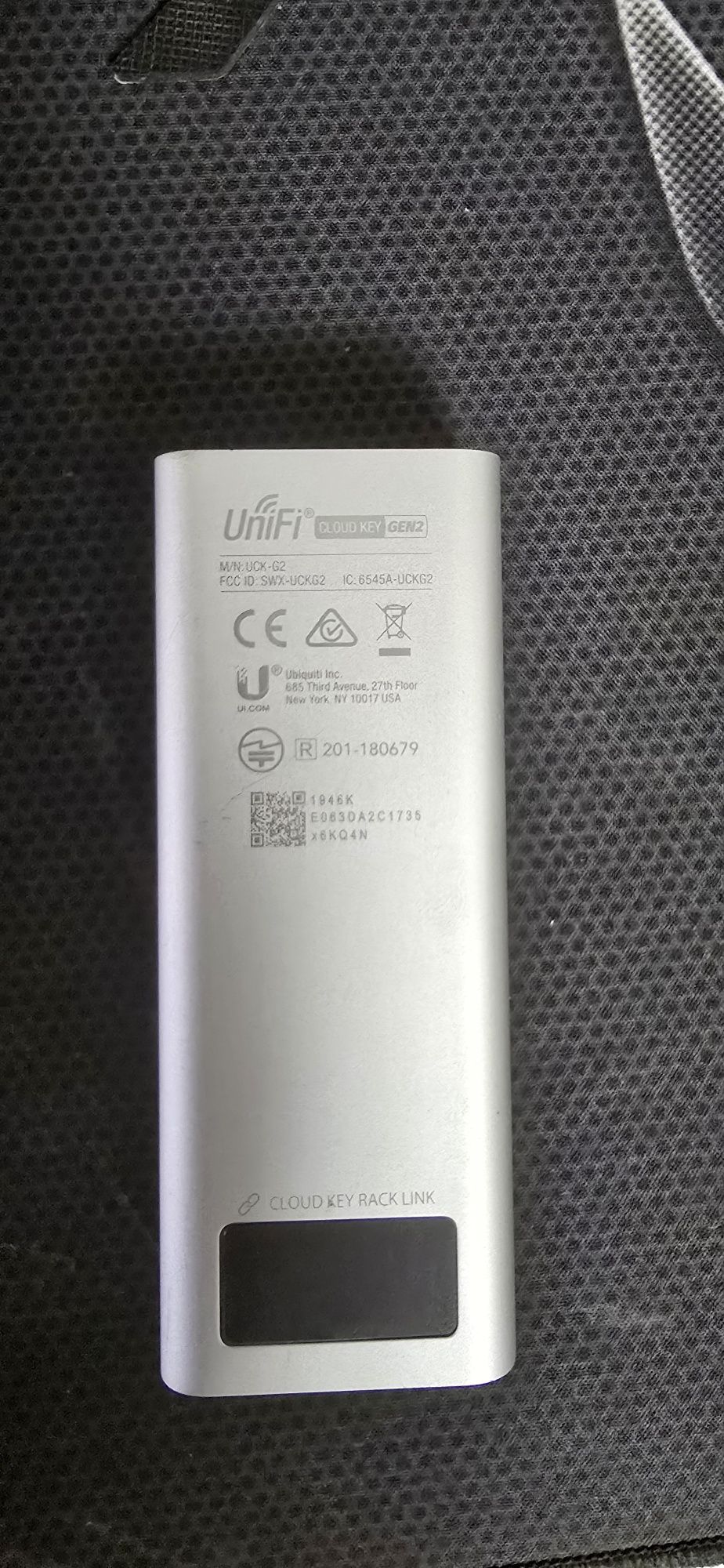Продаю Ubiquiti (Unifi) CloudKey Gen2