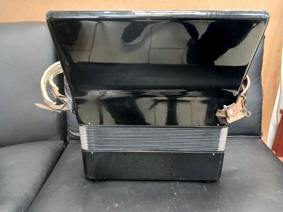 Acordeon Weltmeister Stela 40 bas